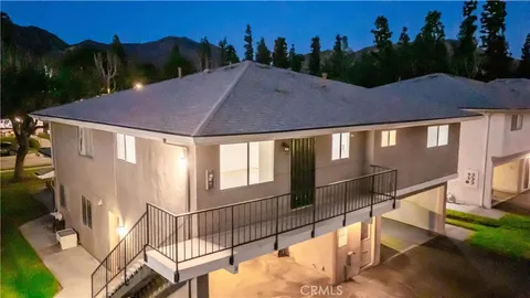 1070 W Calle de las Estrellas Unit 4, Azusa, CA MLS: CV25044513