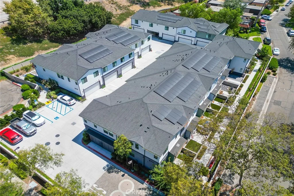 2775 W Pepper Tree Dr, Anaheim, CA 92801