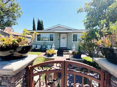 2506 W Pomona Street, Santa Ana, CA MLS: PW25105224