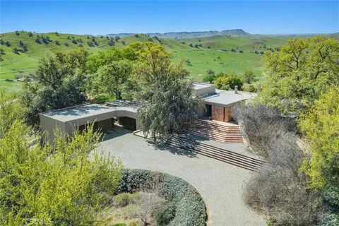19623 Road 211, Friant, CA MLS: SC25034815