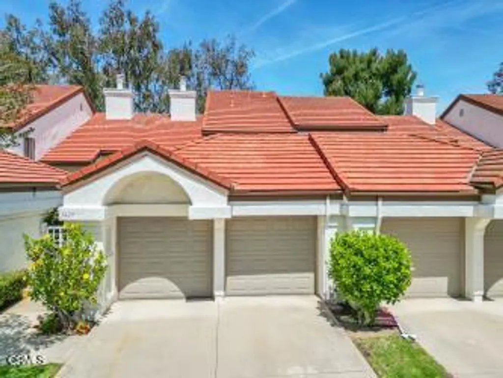 1425 Calle Lozano, Camarillo, CA 93012