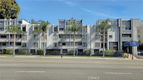 1940 N Highland Avenue Unit 10, Los Angeles, CA 90068 - MLS#: AR25035577