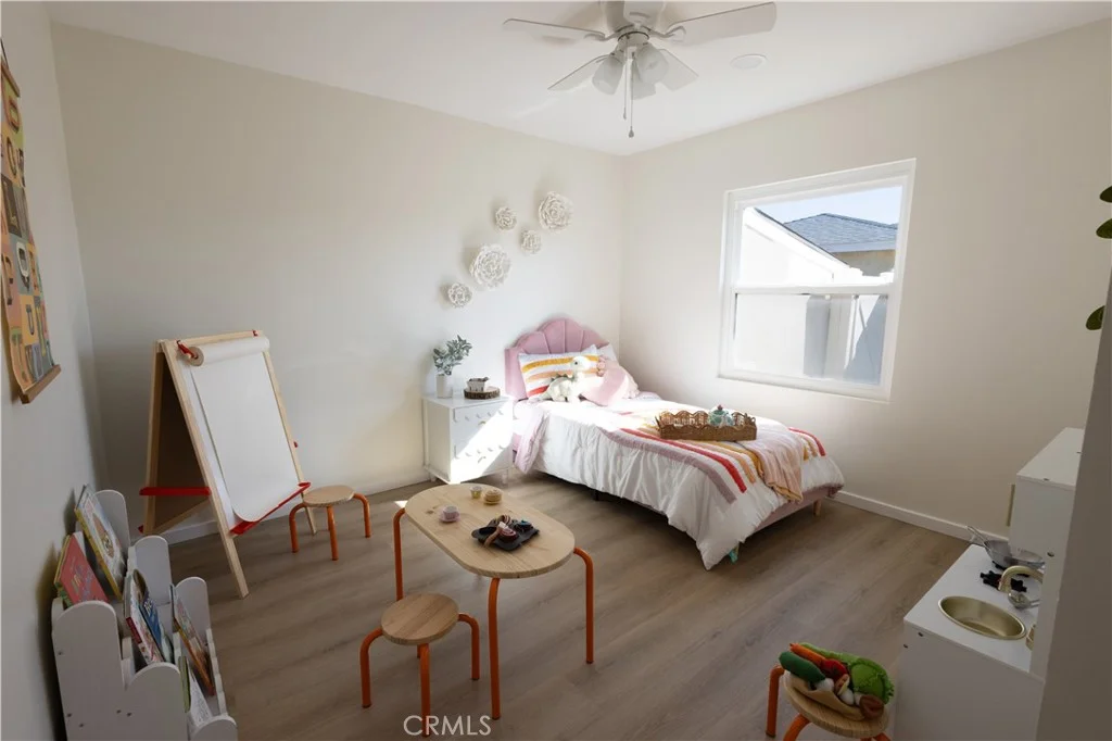 329 Hawthorne St, Rialto, CA 92376