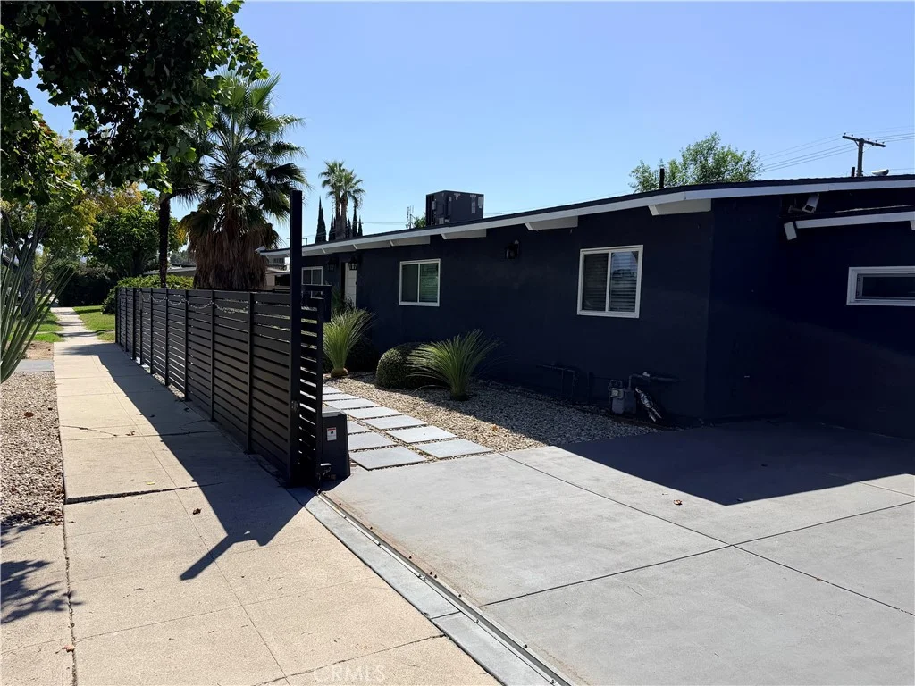 7833 Bothwell Rd, Reseda, CA 91335