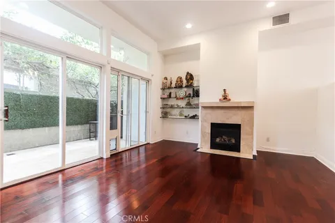 1020 Hilldale Avenue, West Hollywood, CA MLS: PW25091925