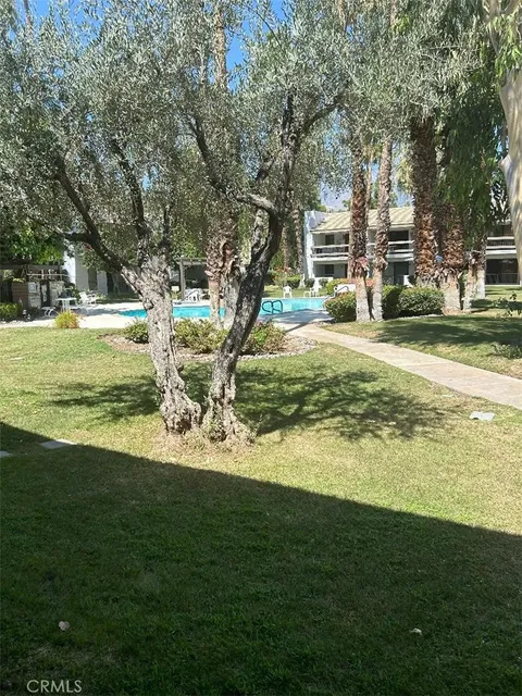 5285 E Waverly Drive E Unit 111, Palm Springs, CA MLS: SR25049485