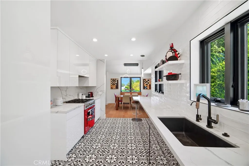 Additional image 38 of 13646 Valley Vista Blvd, Sherman Oaks, CA 91423