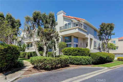 6052 Shadowbrook Circle, Huntington Beach, CA MLS: PW25115236