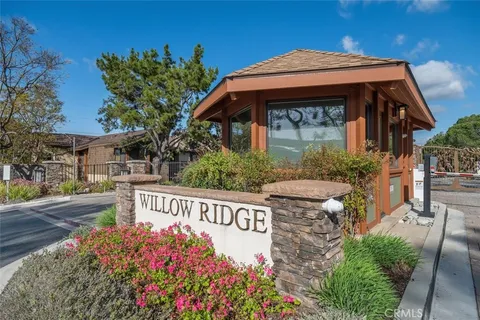 2512 Willow Street E Unit 203, Signal Hill, CA 90755 - MLS#: PW25067552