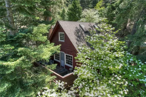 28410 Larchmont Lane, Lake Arrowhead, CA MLS: EV24072942