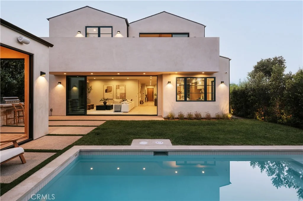 4926 Nagle Avenue, Sherman Oaks, CA 91423