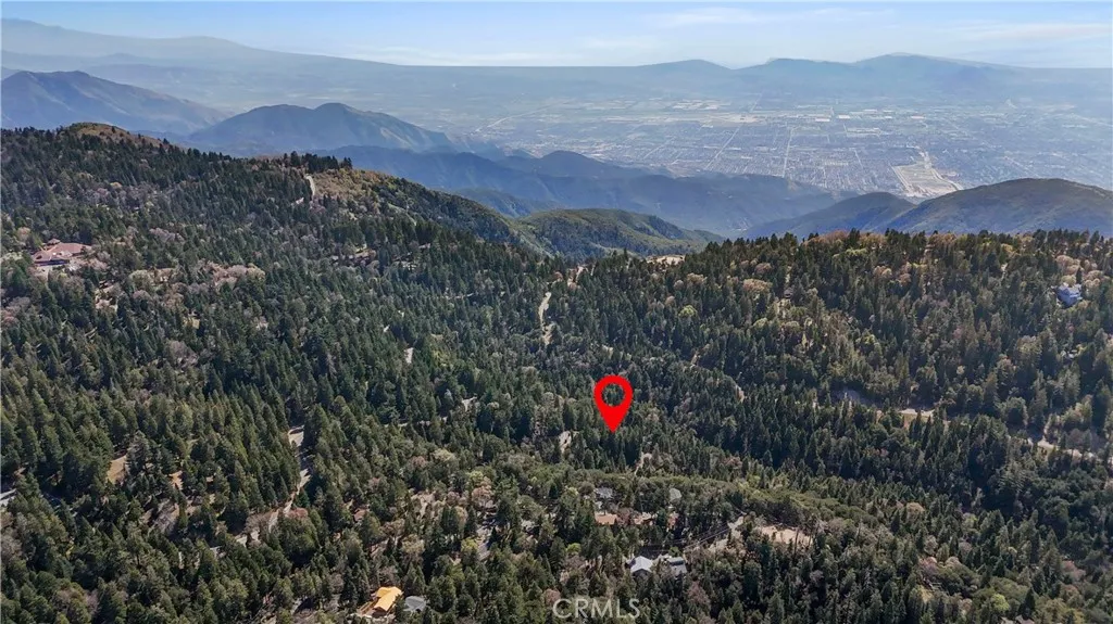 1155 Chateau Dr, Crestline, CA 92325