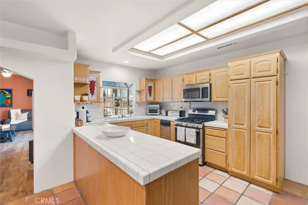 Additional image 11 of 518 W 213th St, Carson, CA 90745