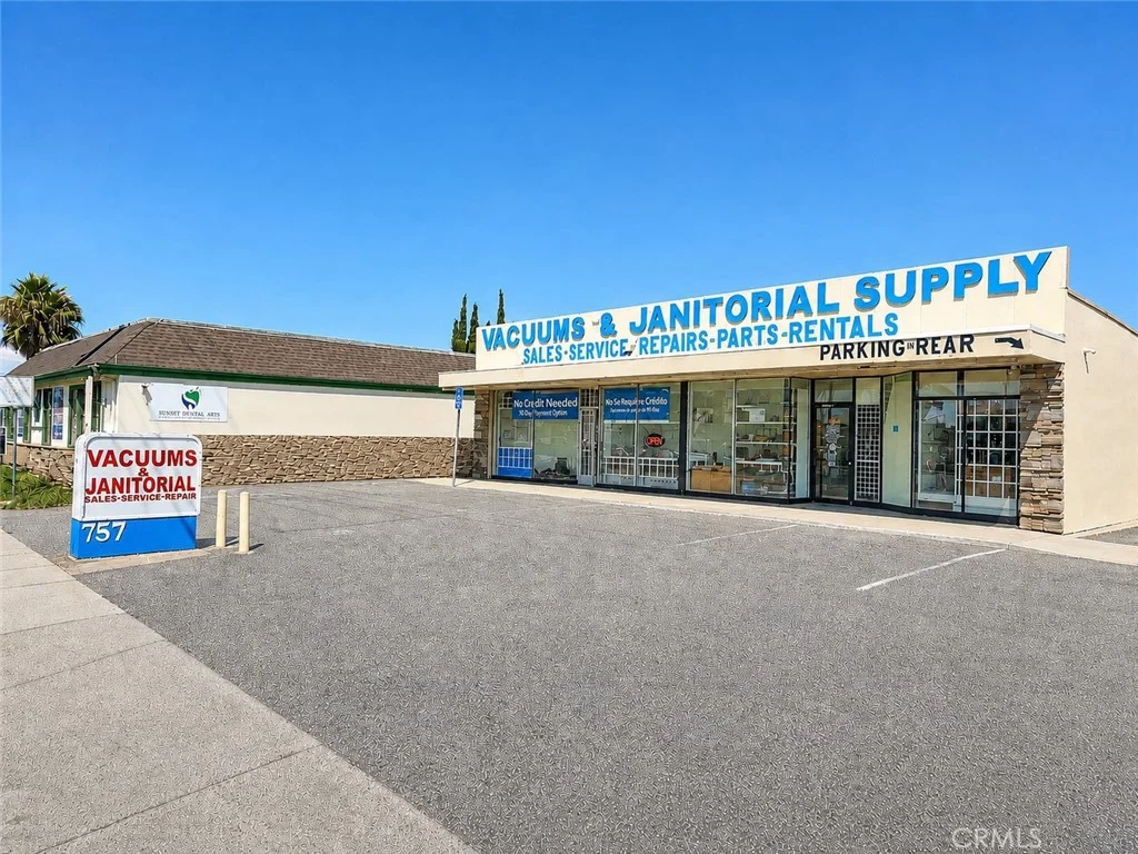 755 N Tustin St, Orange, CA 92867