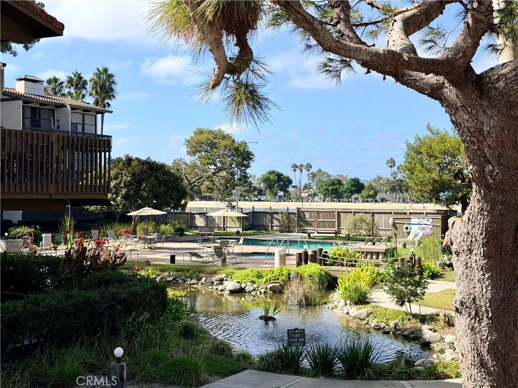 5209 Marina Pacifica Dr, Long Beach, CA 90803