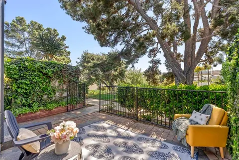 7337 Alicante Road Unit B, Carlsbad, CA MLS: NDP2503477