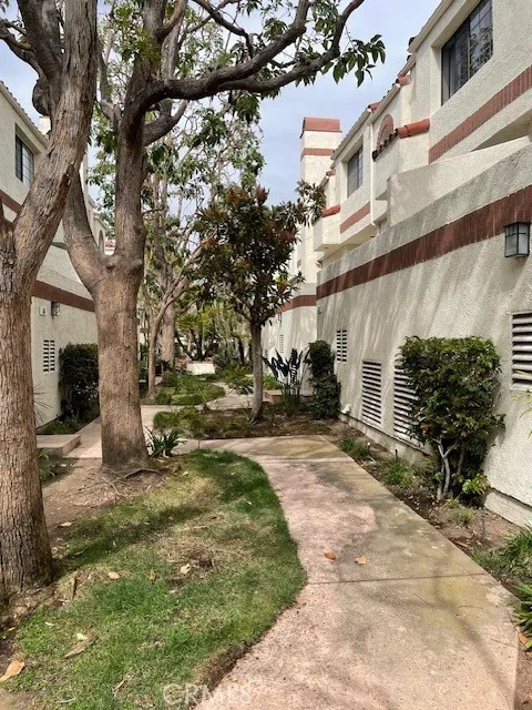 2931 Plaza del Amo Unit 121, Torrance, CA MLS: SR25087989