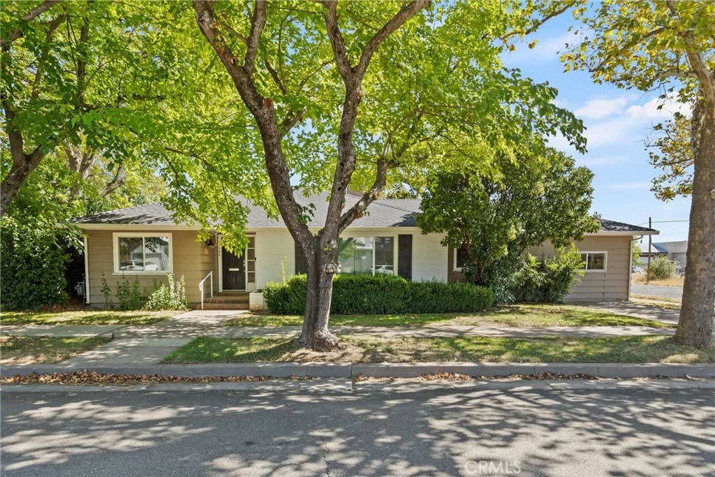 545 Cedar St, Red Bluff, CA 96080 photo 2