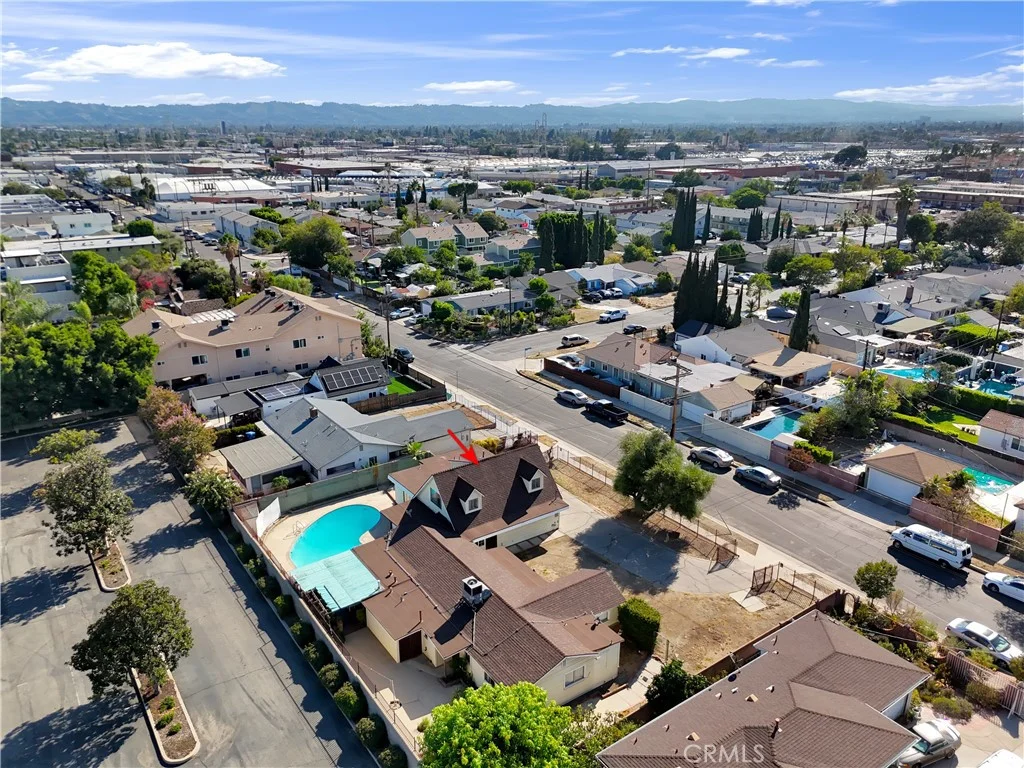 7522 Radford Avenue, North Hollywood, CA 91605