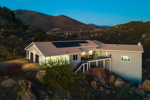 1801 Scenic View Pl, Alpine, CA MLS: PTP2501453