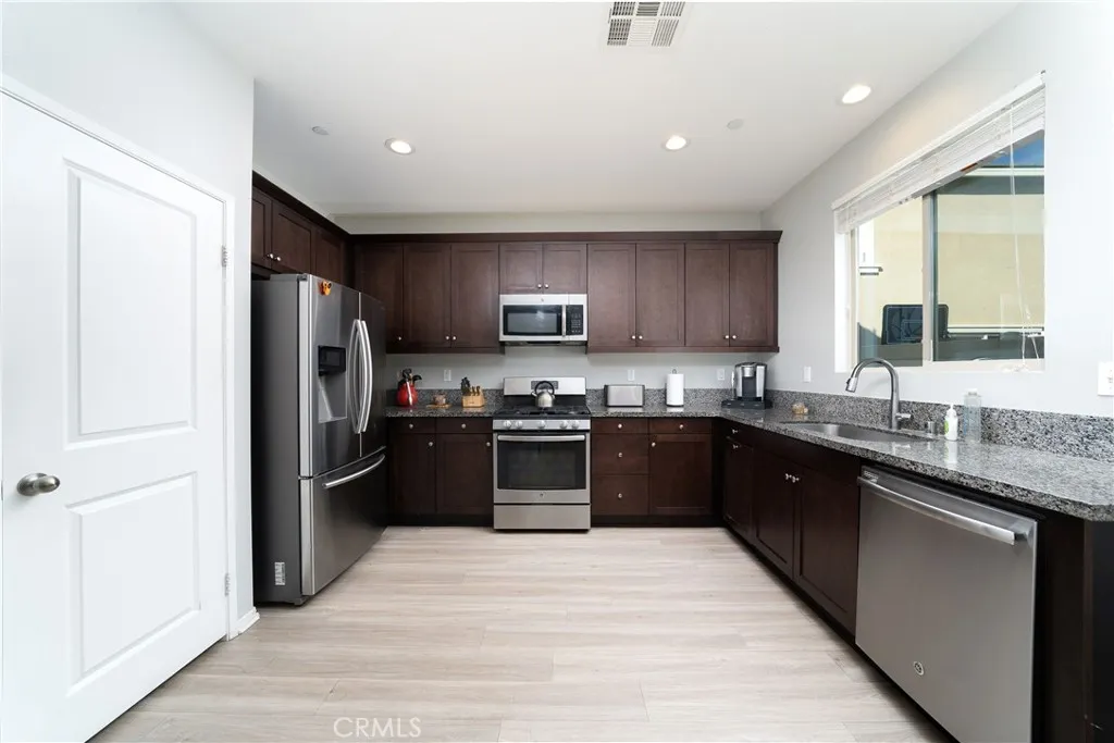 Additional image 7 of 24136 Darmera Dr, Lake Elsinore, CA 92532