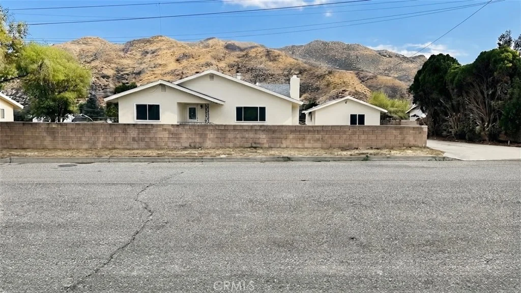 488 E Victory Avenue, Banning, CA 92220 photo 2