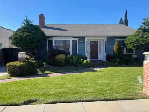 205 S Poinsettia Avenue, Compton, CA MLS: DW24250597