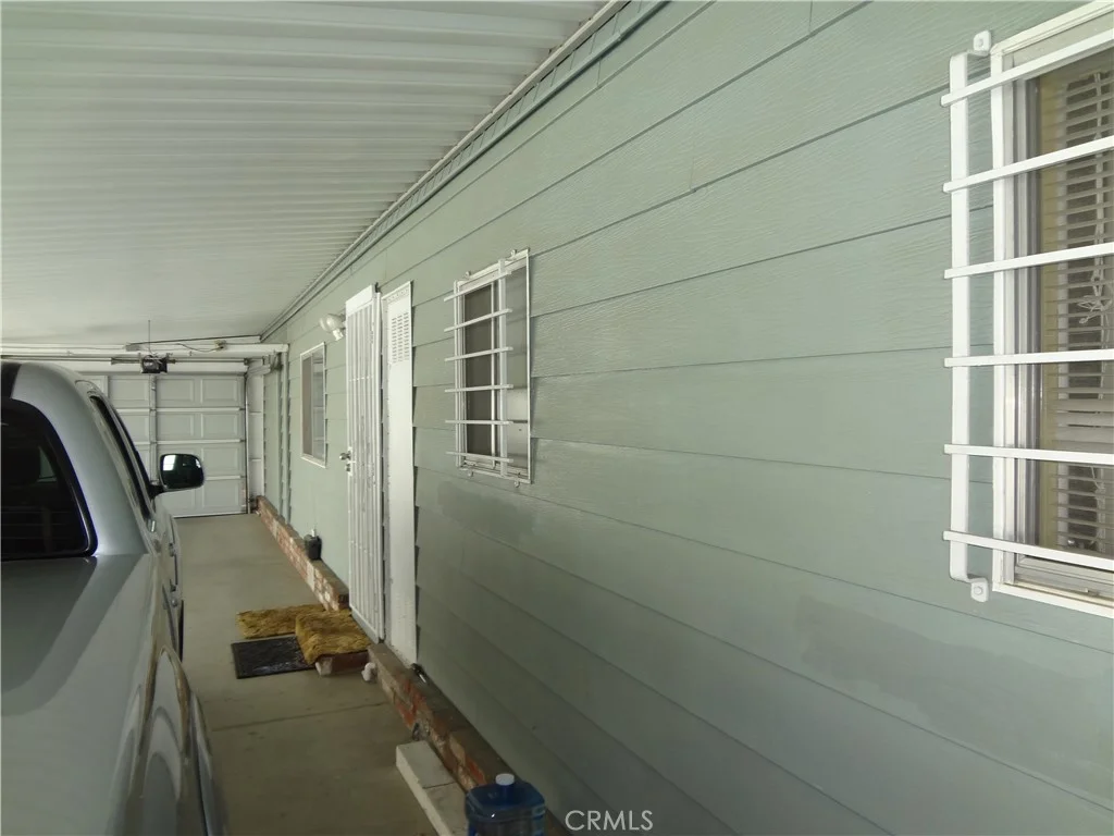 1065 S Elk St, Hemet, CA 92543