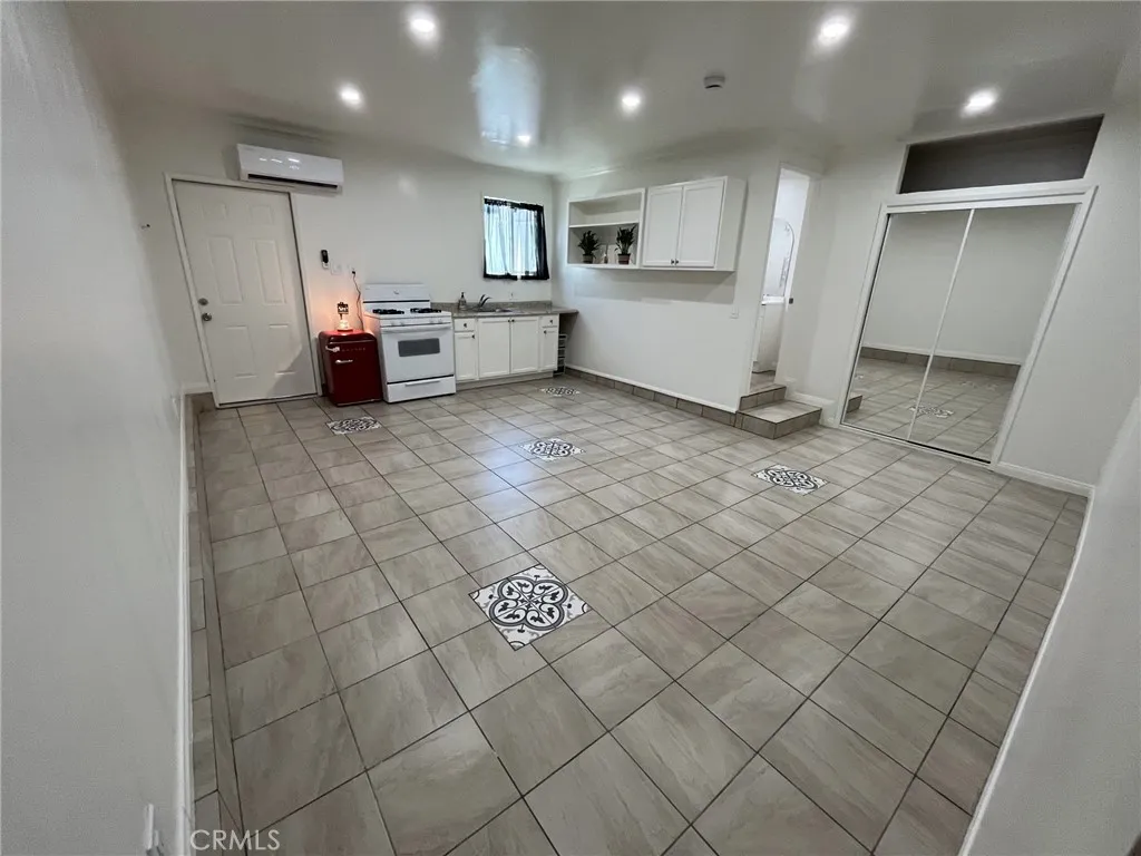 Additional image 21 of 16539 Plummer Street, North Hills, CA 91343