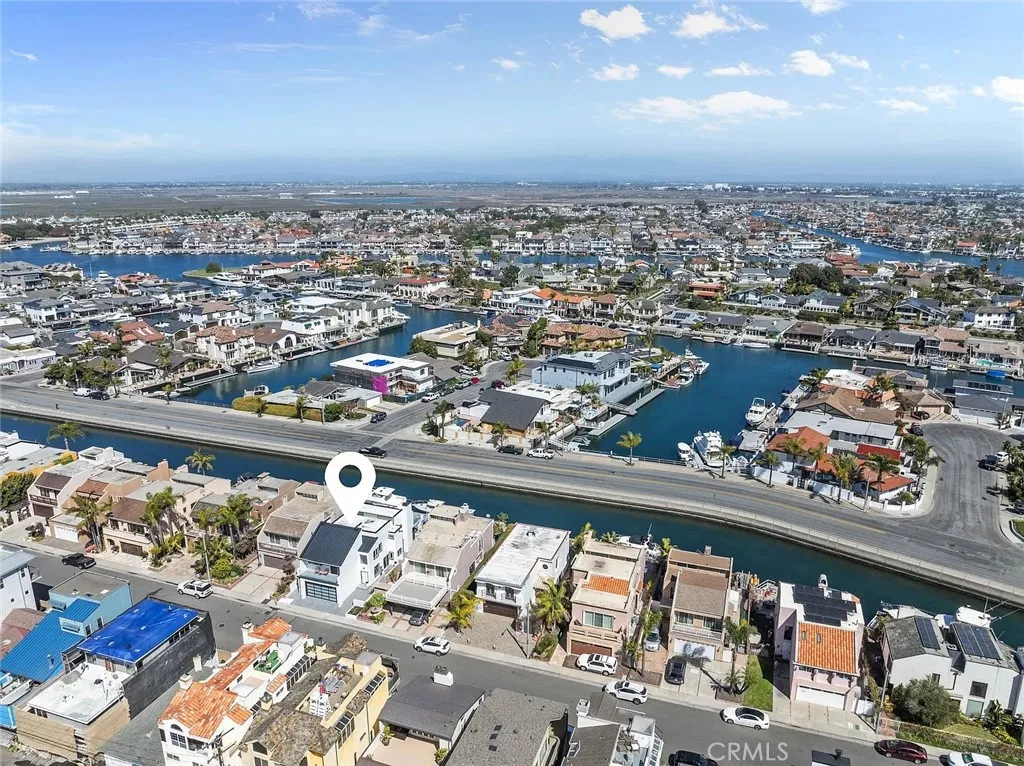 16742 Intrepid Ln, Huntington Beach, CA 92649
