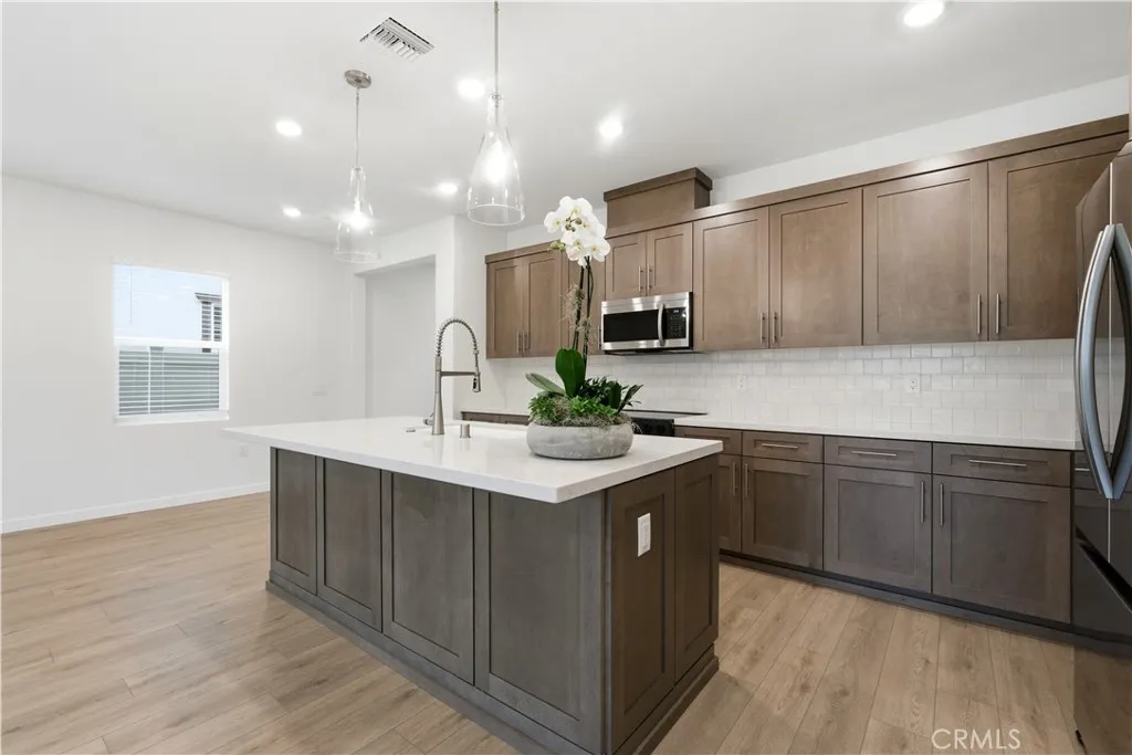 42822 Summer Lane, Lancaster, CA 93536