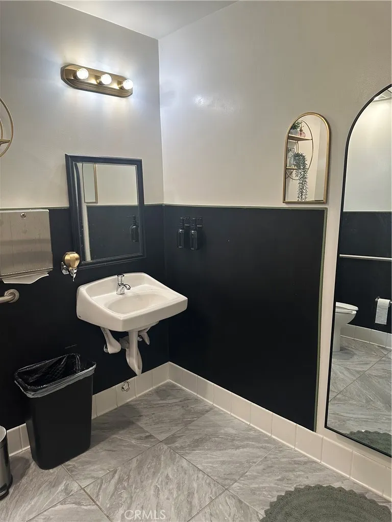 Additional image 20 of 3925 Fountain Ave, Los Angeles, CA 90029