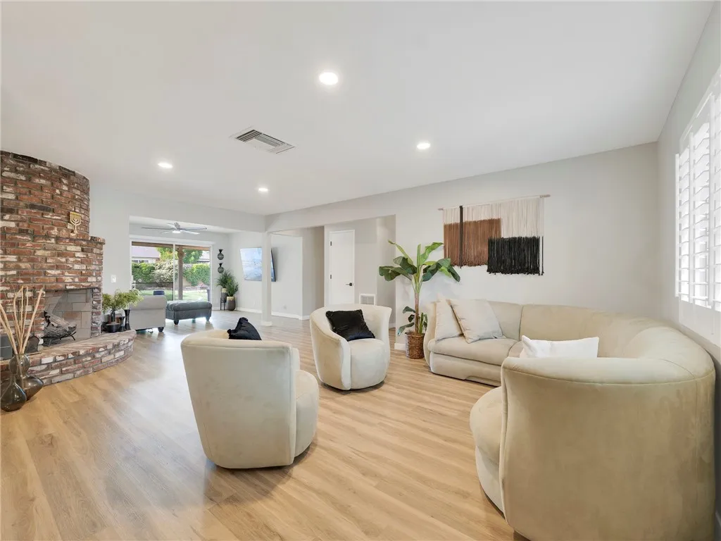 Additional image 9 of 1150 E Lancaster Blvd, Lancaster, CA 93535