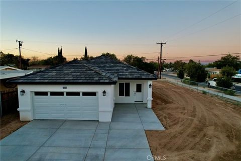 16150 Smoke Tree Street, Hesperia, CA 92345 - MLS#: HD23162903
