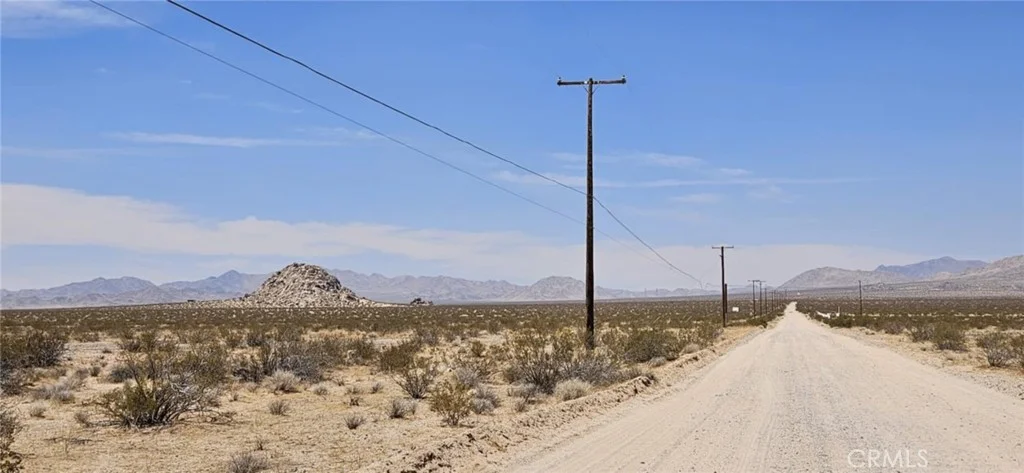 800 Stella, Lucerne Valley, CA 92356 photo 2