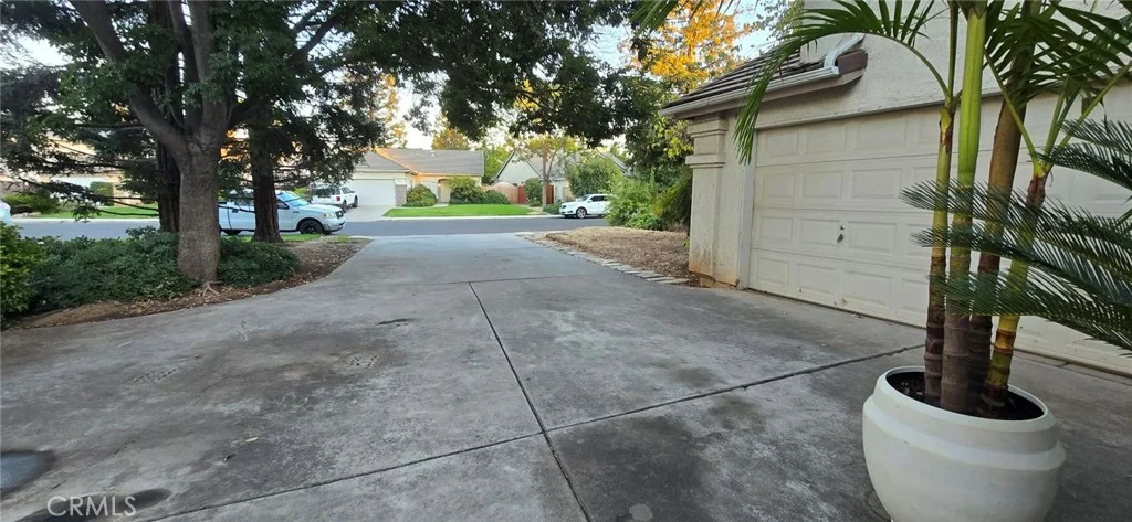 10325 N Recreation Avenue, Fresno, CA 93730
