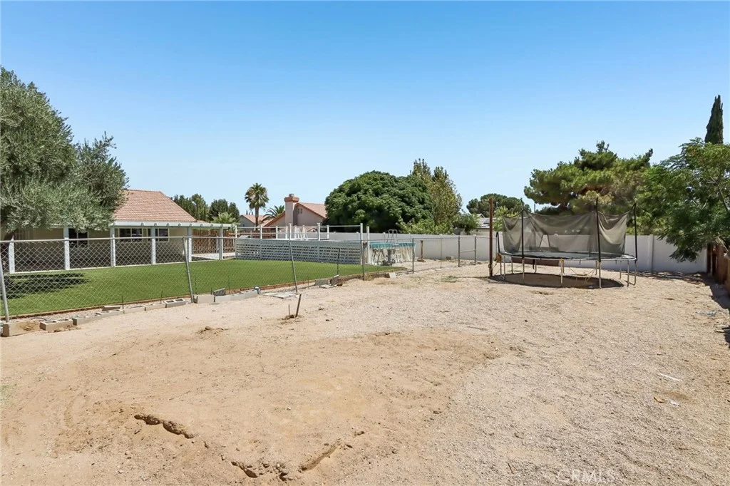 15655 Cheyenne St, Hesperia, CA 92345