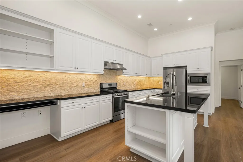 Additional image 18 of 49 Kempton, Irvine, CA 92620