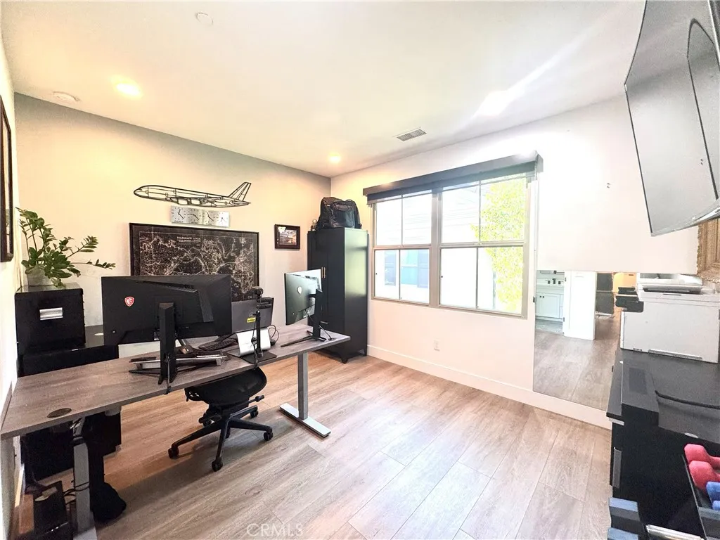 Additional image 30 of 49 Kempton, Irvine, CA 92620