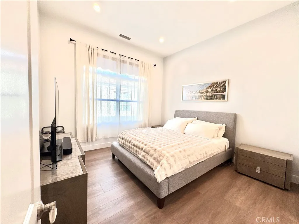 Additional image 21 of 49 Kempton, Irvine, CA 92620