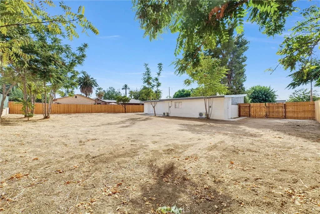 236 S San Jacinto St, Hemet, CA 92543