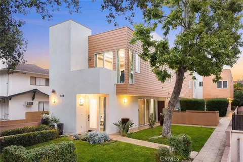 128 N Allen Avenue Unit 1, Pasadena, CA MLS: AR25102235