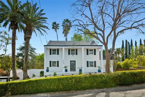 22620 Macfarlane Drive, Woodland Hills, CA 91364 - MLS#: SR25040491