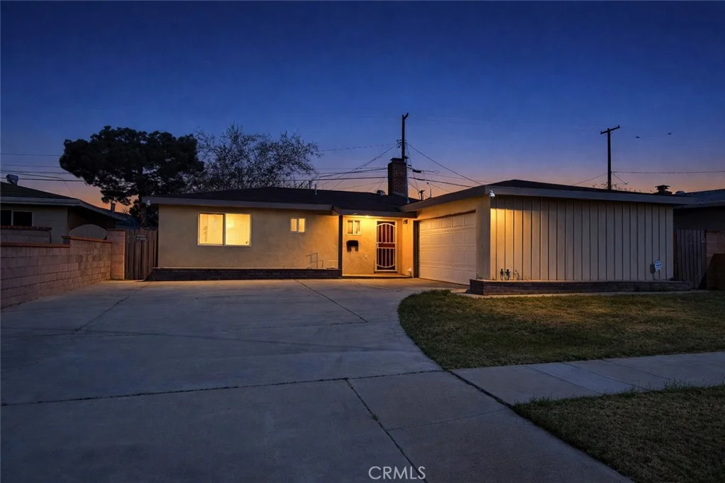44608 Stanridge, Lancaster, CA 93535 photo 2