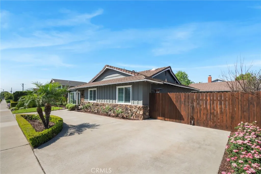 Additional image 102 of 840 S Yorba St, Orange, CA 92869