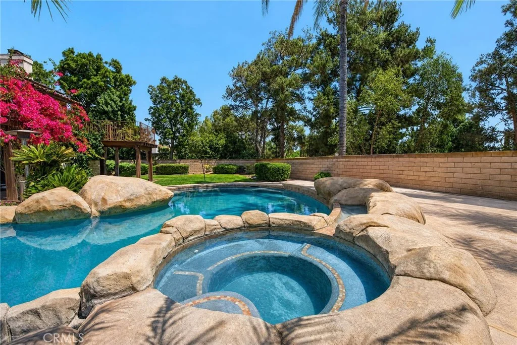 145 Cottonwood Ave, Riverside, CA 92506