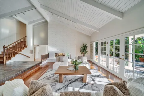9472 Rembert Lane, Beverly Hills, CA MLS: PV25052408