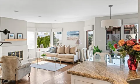 444 30th Street, Manhattan Beach, CA MLS: PV25101302
