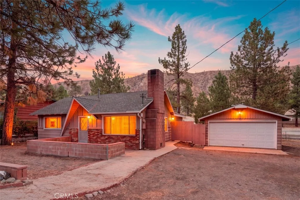 592 Mountain view Ave, Wrightwood, CA 92397 photo 2