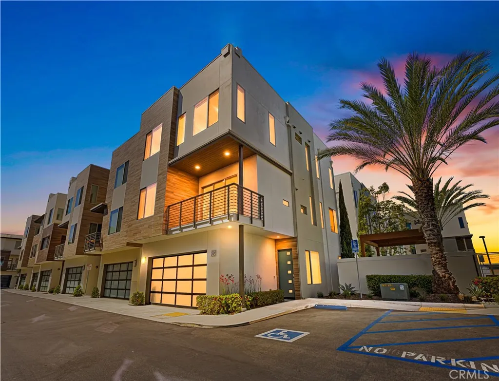 Additional image 2 of 39 Ebb Tide Cir, Newport Beach, CA 92663